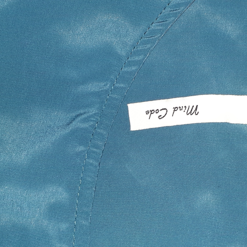 mind code blouse - Picture 2 of 2